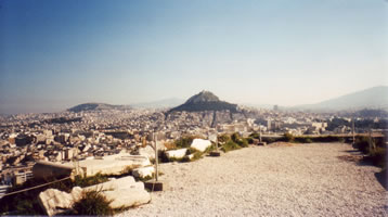 アクロポリスから見たリカヴィトスの丘